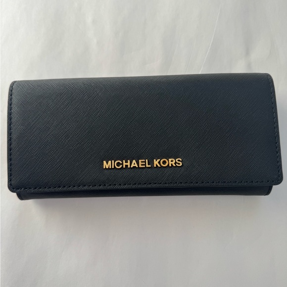 NEW Michael Kors Black Leather Jet Set CarryAll NWT Clutch Wallet - Picture 9 of 10